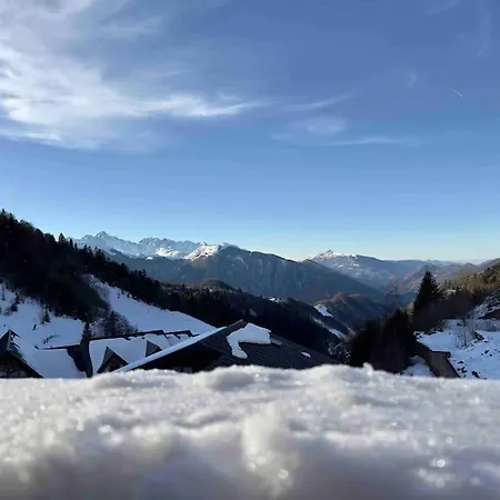 Au Pied Des Pistes Avec Vue Sur La Vallée Apartamento Ustou