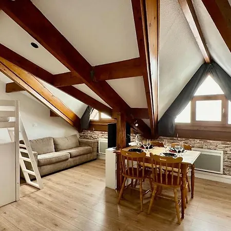Au Pied Des Pistes Avec Vue Sur La Vallee Apartment Ustou